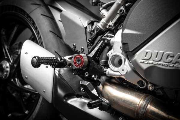 Justerbar rearset til Ducati Streetfighter V2