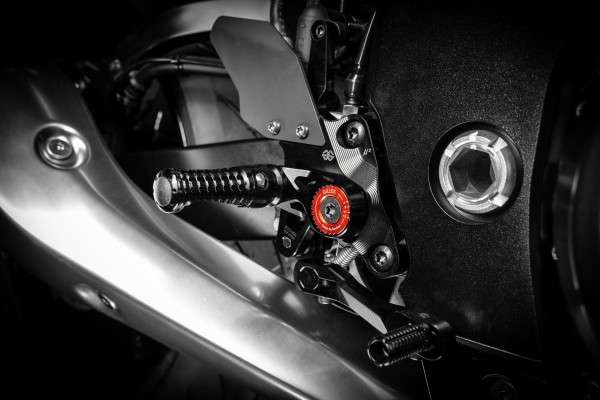 Justerbare fodhvilere til Suzuki GSX1300R Hayabusa (21-24) - Gilles Tooling
